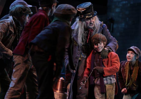 
                                “...Stealing the show as eccentric sticky fingers Fagin, 
                                who leads the boys thieving gang, was
                                New York-based Warren Kelley...priceless...”